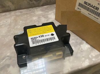 Hộp điều khiển túi khí Mitsubishi Xpander 8635a430- hộp túi khí xpander 8635a430